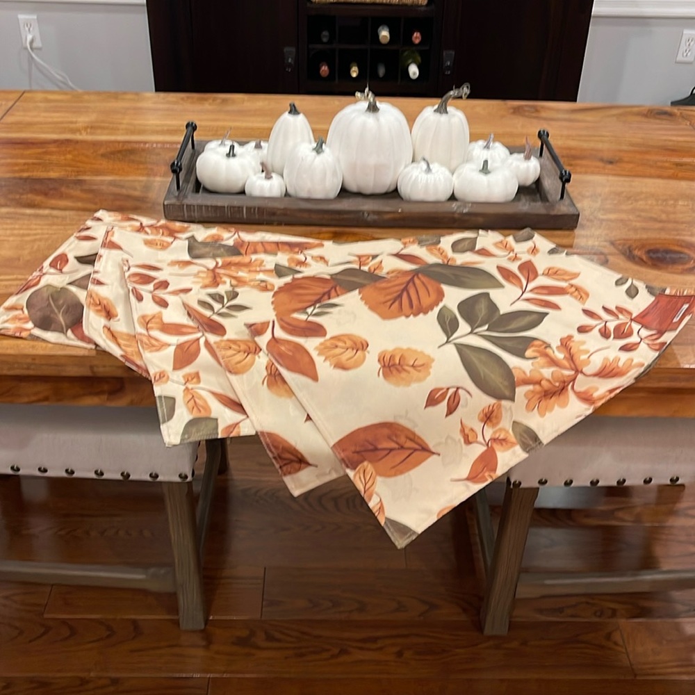 Linens and Things Fall Placemats set of 5 - new with tags